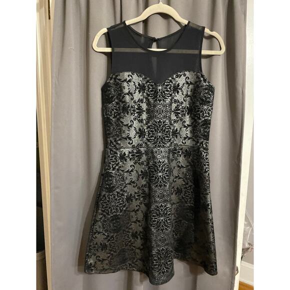 NWT MAURICES WO SIZE Small Black velvet accent design Silver Metallic dress - Picture 5 of 12